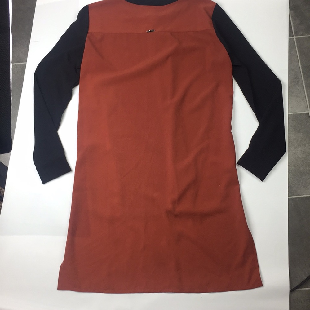 Italian High-Low Button Up - Picture 7 of 8